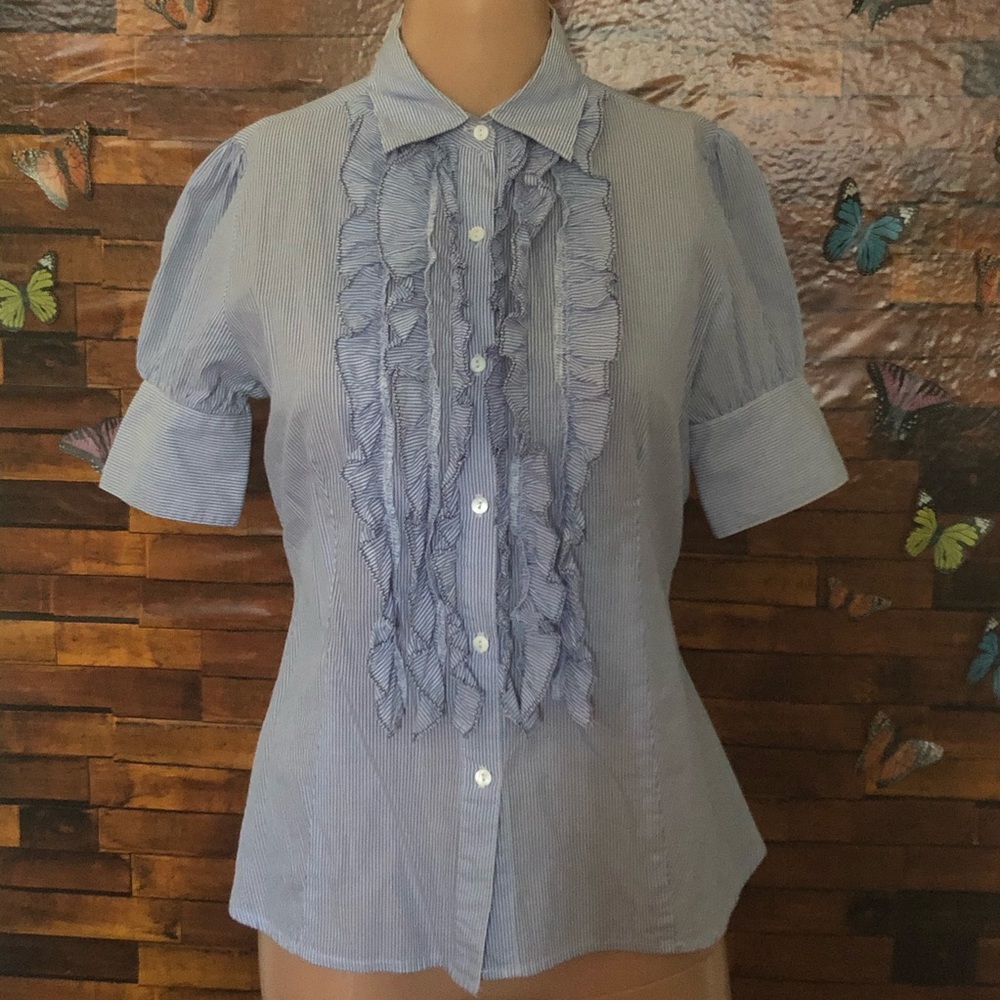 Ruffled baby blue n white striped button up!👖🥿